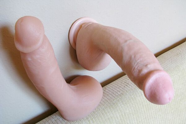 lifelike dildos